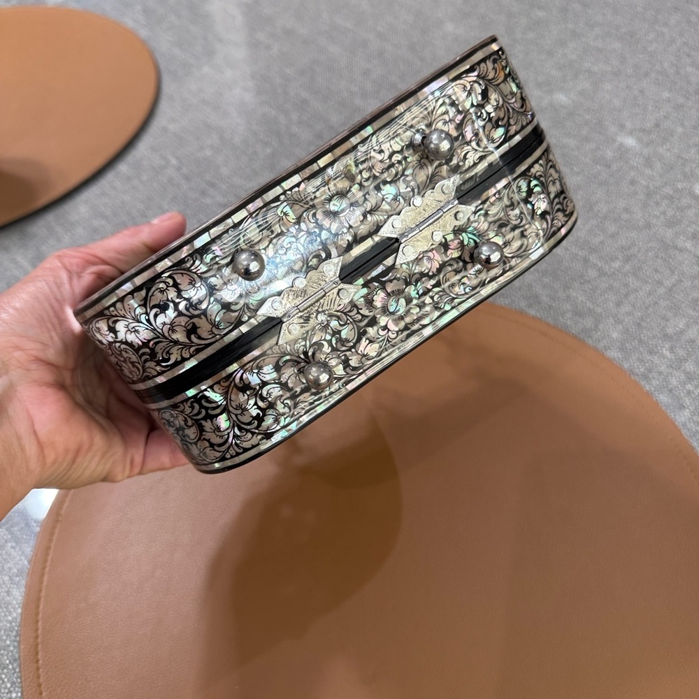 Vintage mother of pearl purse - Picture 6 of 6